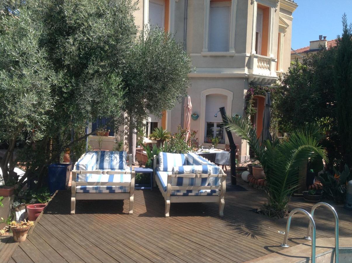 A L'Ombre Du Cedre Hotel Hyeres Exterior photo