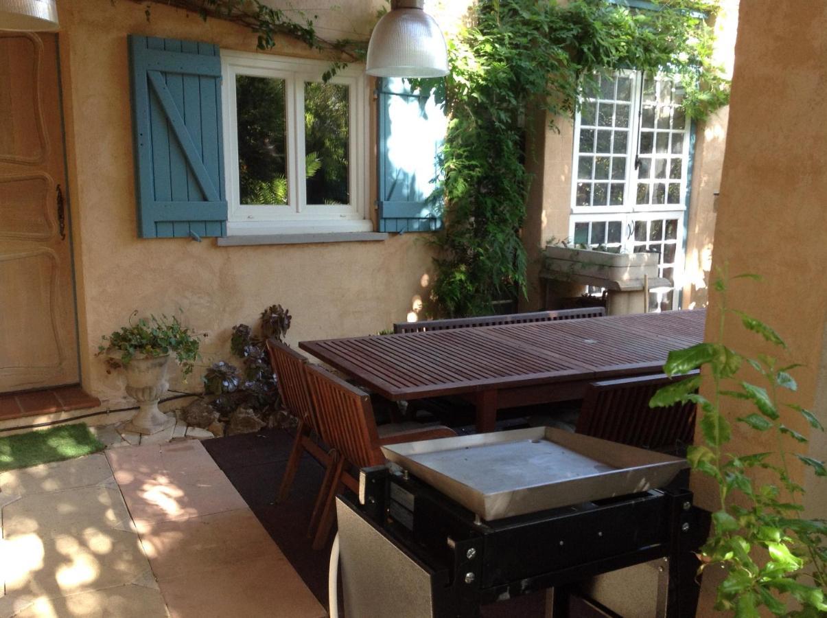 A L'Ombre Du Cedre Hotel Hyeres Exterior photo