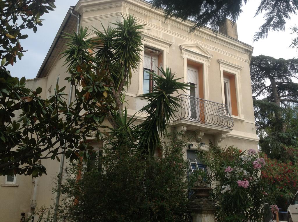 A L'Ombre Du Cedre Hotel Hyeres Exterior photo