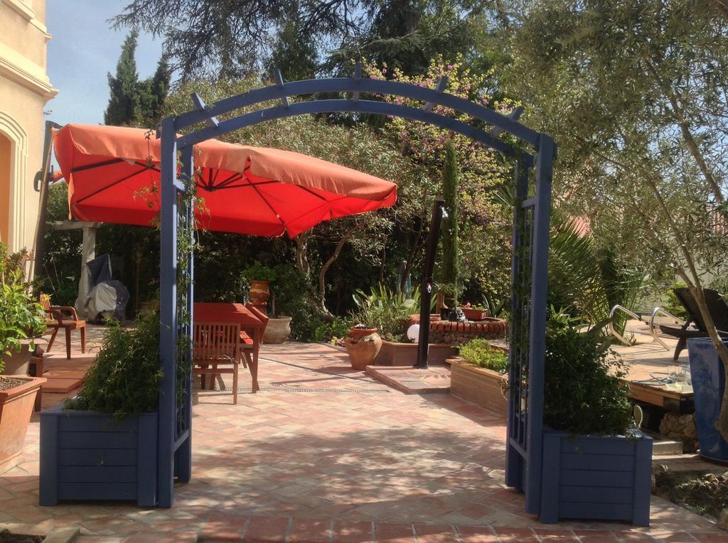 A L'Ombre Du Cedre Hotel Hyeres Exterior photo