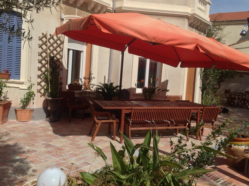 A L'Ombre Du Cedre Hotel Hyeres Exterior photo