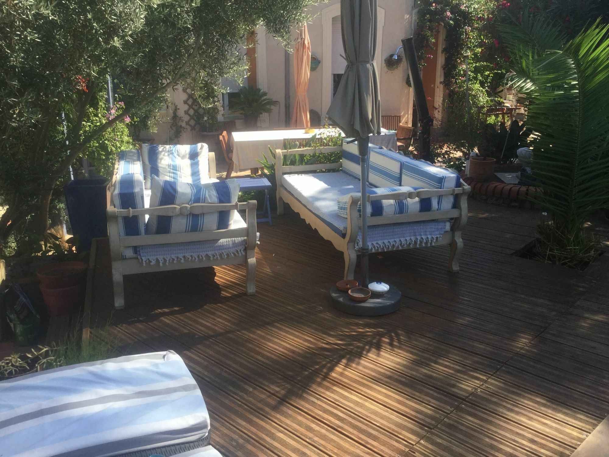 A L'Ombre Du Cedre Hotel Hyeres Exterior photo
